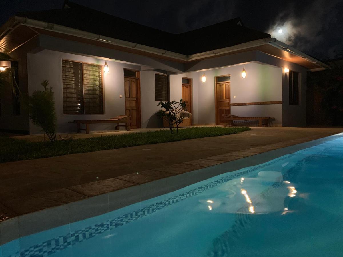 Lions Home Diani Beach Buitenkant foto