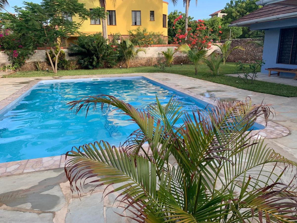 Lions Home Diani Beach Buitenkant foto