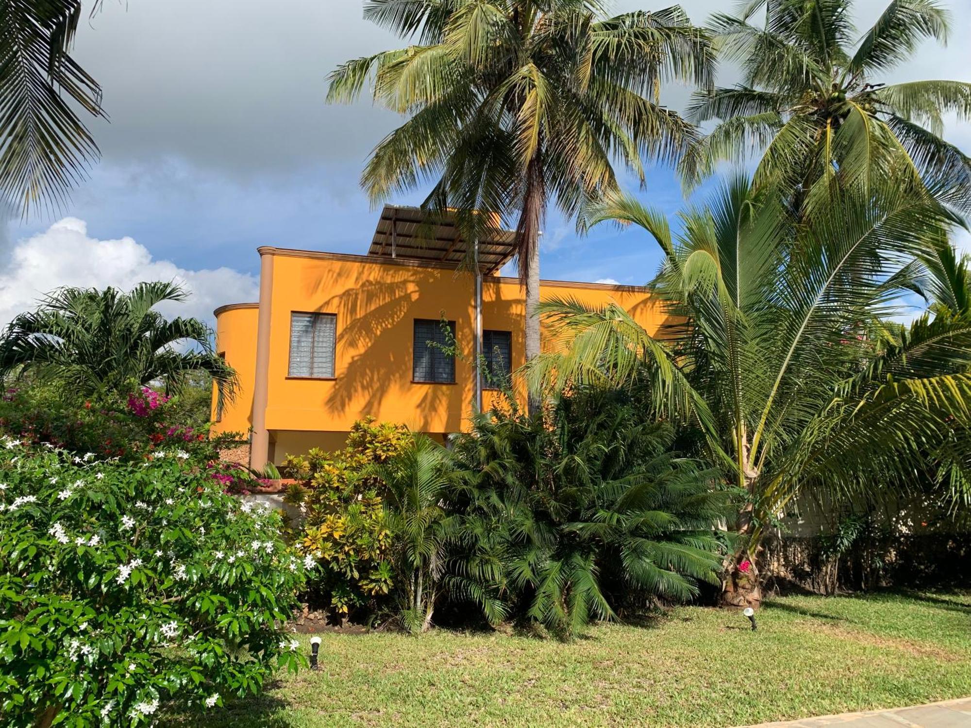 Lions Home Diani Beach Buitenkant foto